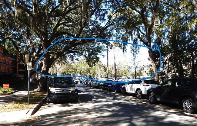 Building Photo - 1220 SW 1st Ave