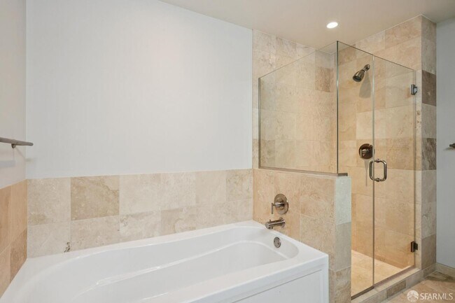 Building Photo - 425 1st St