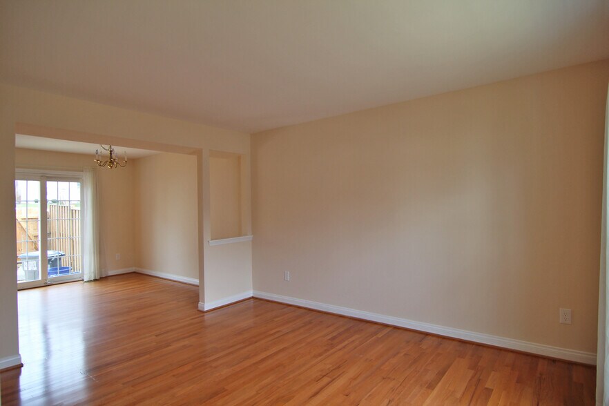 Building Photo - 6148 Martins Landing Ct