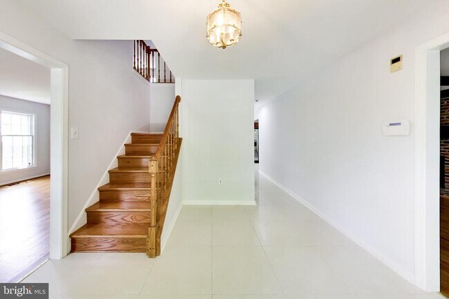 Building Photo - 991 Farm Haven Dr