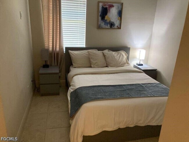 Building Photo - 2637 NW 1st St