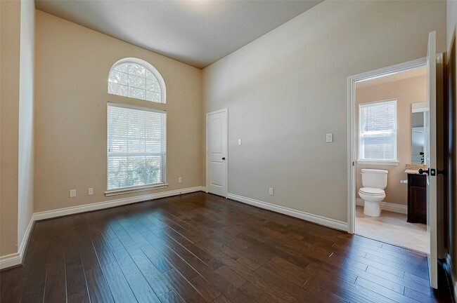 Building Photo - 5810 Emmit Creek Ln