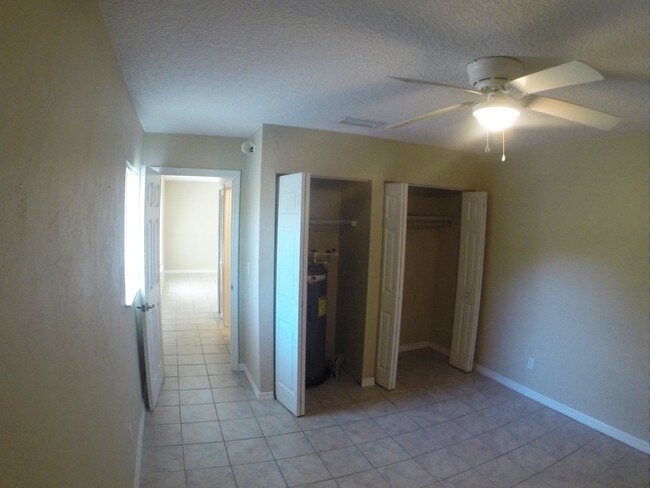 Building Photo - Palm Cove Villas