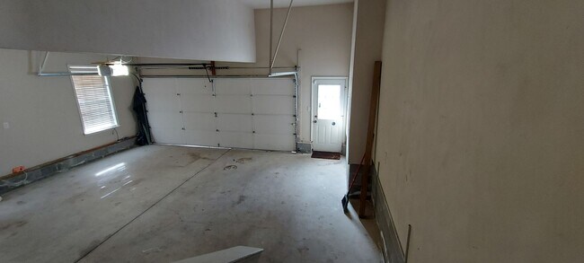 Building Photo - Beautiful home in GREAT location