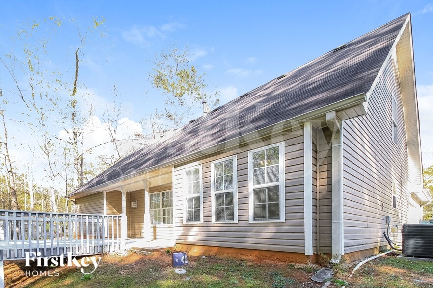 Building Photo - 531 Judith Court.