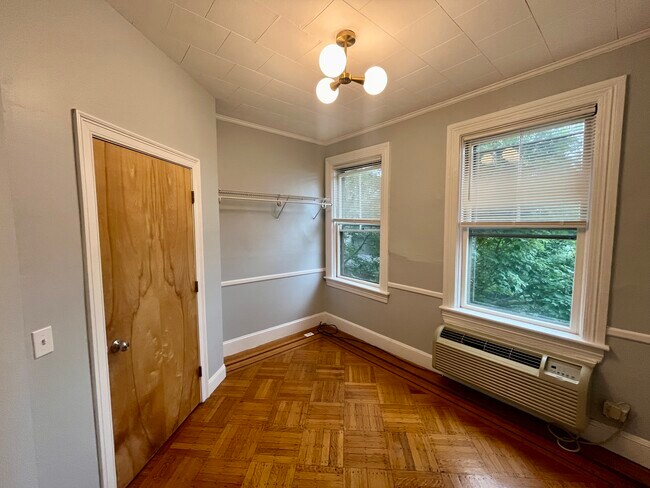 Building Photo - 300 Benefit St