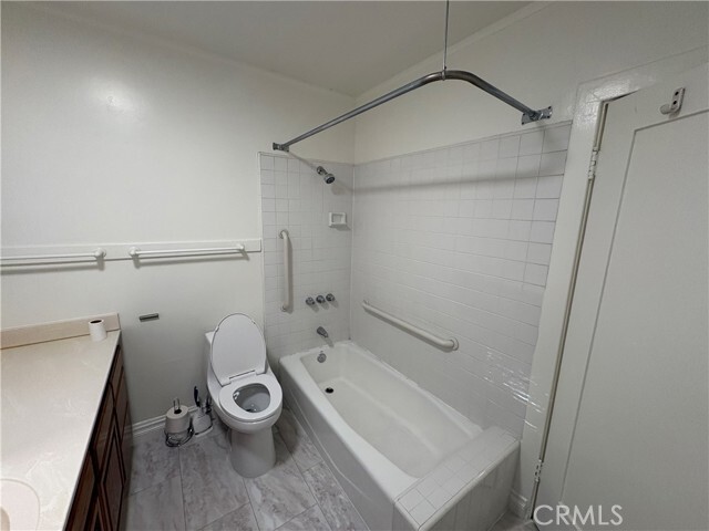 Building Photo - 894 S Los Robles Ave