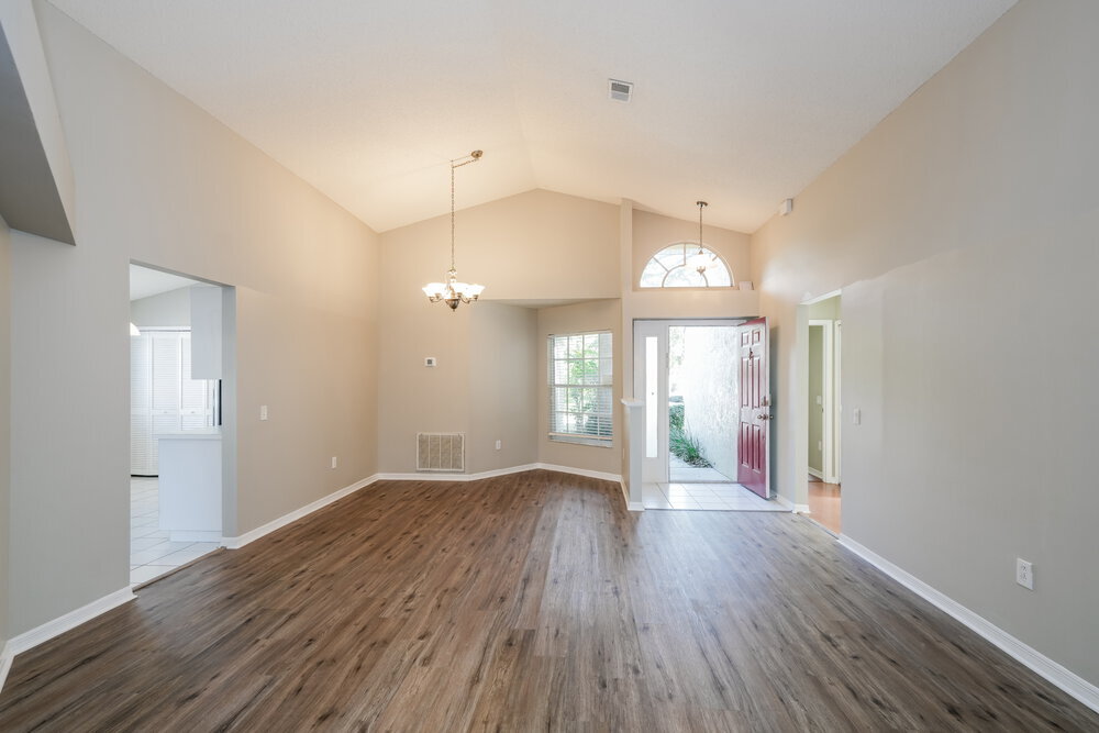 Building Photo - 28454 Meadowrush Way