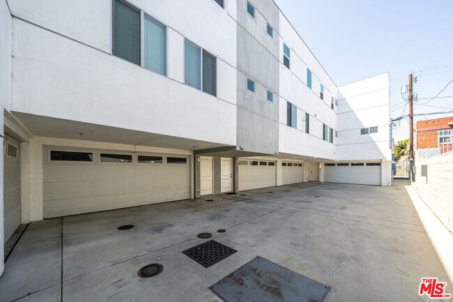 Building Photo - 5941 Barton Ave