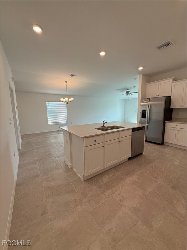 Building Photo - 3850 Treasure Oak Wy