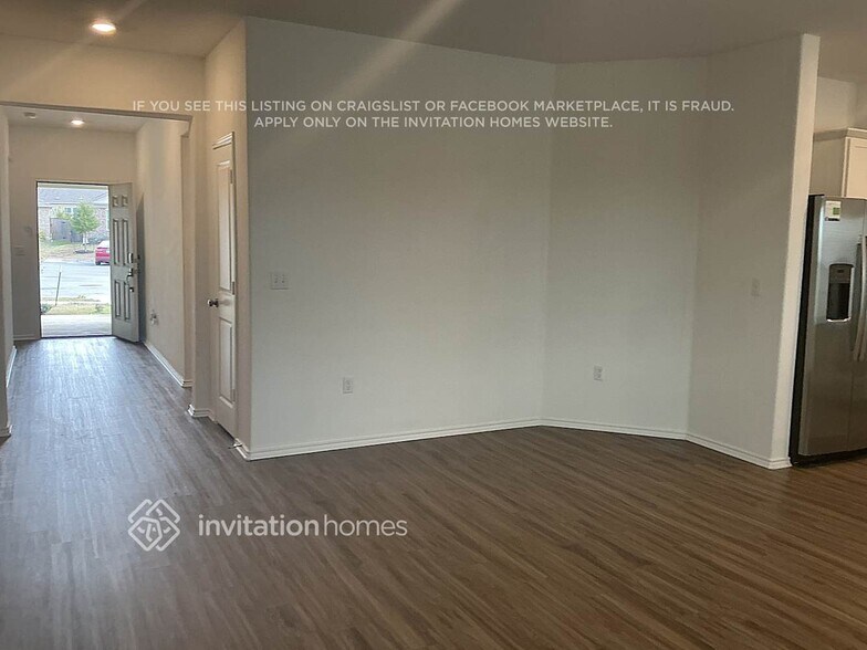 Building Photo - 10721 Steinbeck Dr