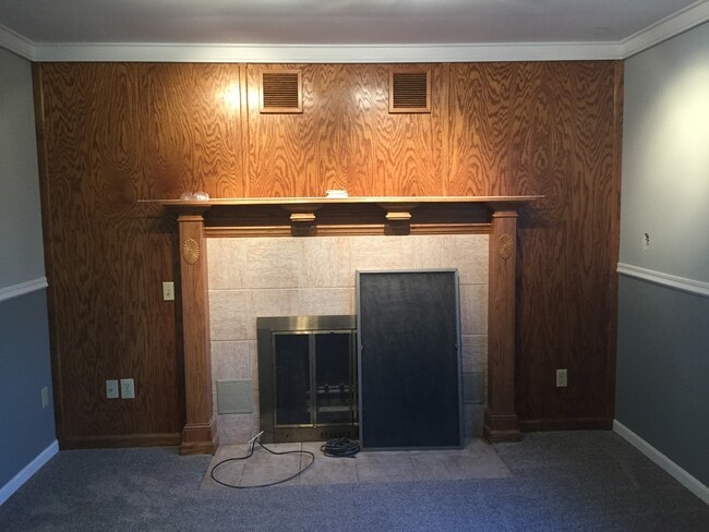 Building Photo - 7799 Surrey Ln