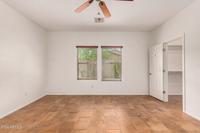 Building Photo - 10847 W Avenida Del Rey