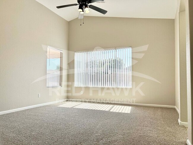 Building Photo - 437 W San Angelo St