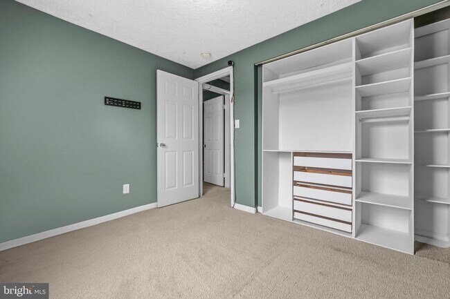 Building Photo - 104 Barksdale Pl