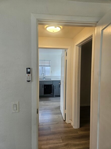 Building Photo - 5159 Clinton St