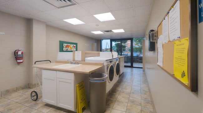 Building Photo - **CONCESSION IS APPLIED ON THE LAST MONTH OF A 12 MONTH LEASE**