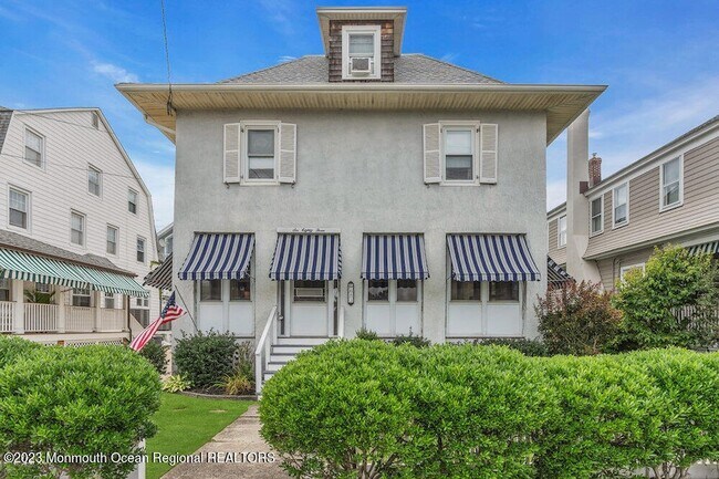 Building Photo - 683 Main Ave