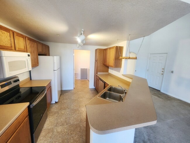 Building Photo - 5755 N Genoa Way