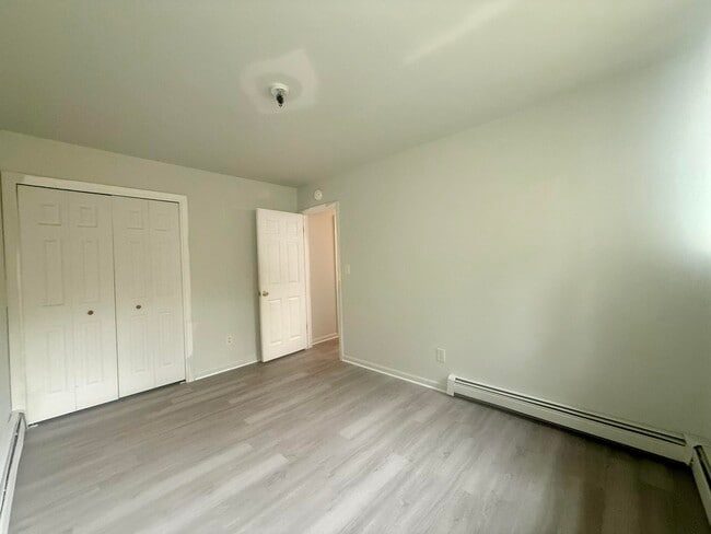 Building Photo - 410 S Revena Blvd
