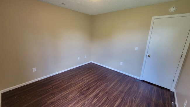 Building Photo - 2 Bed, 2 Bath Home in Greenville is Available