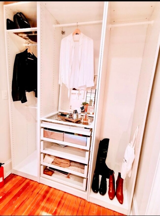 Building Photo - Stunning Condo Dupont Circle!  Pets Welcom...