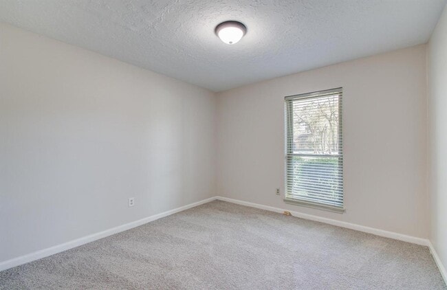Building Photo - 3706 Brookbank Dr