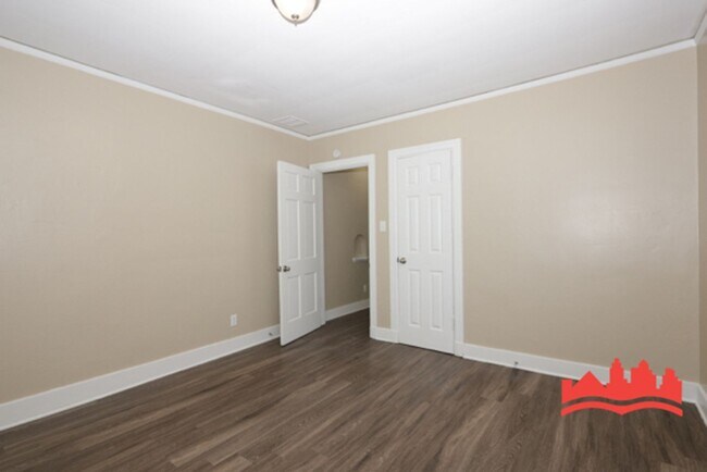 Building Photo - 2415 Arlington Ave