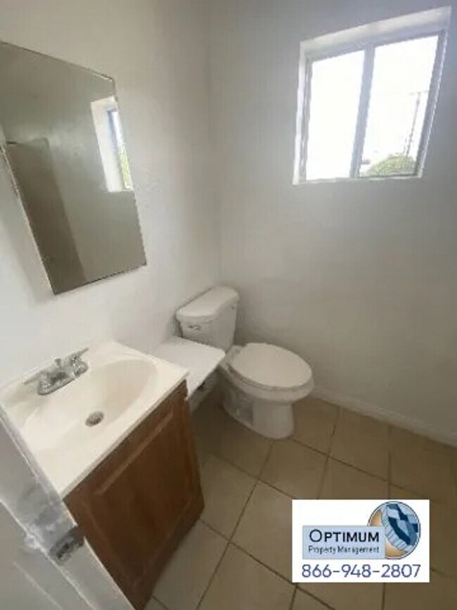 Building Photo - Spacious 1-Bedroom, 1-Bathroom Apartment with Tile Flooring