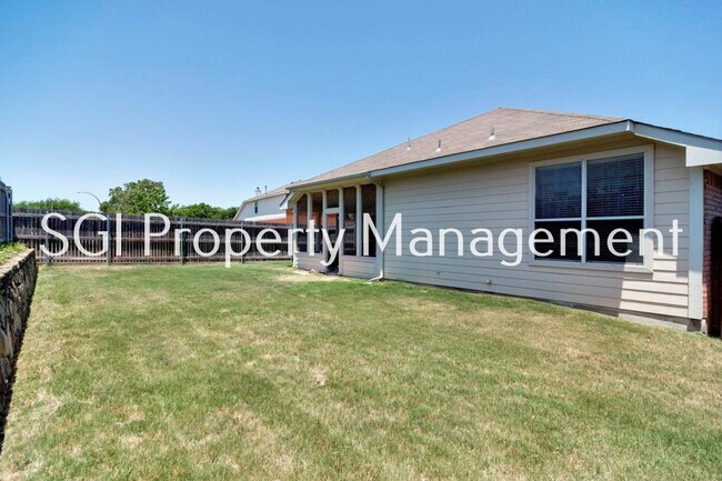 Building Photo - 9889 Willowick Ave