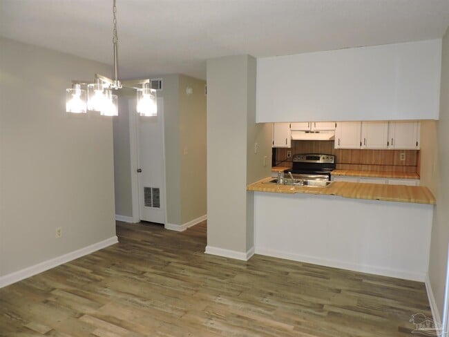 Building Photo - 1498 John Carroll Dr