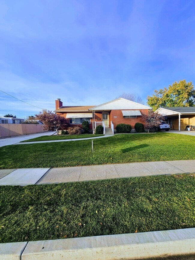 Building Photo - 4 bed 2 bath Home in Murray