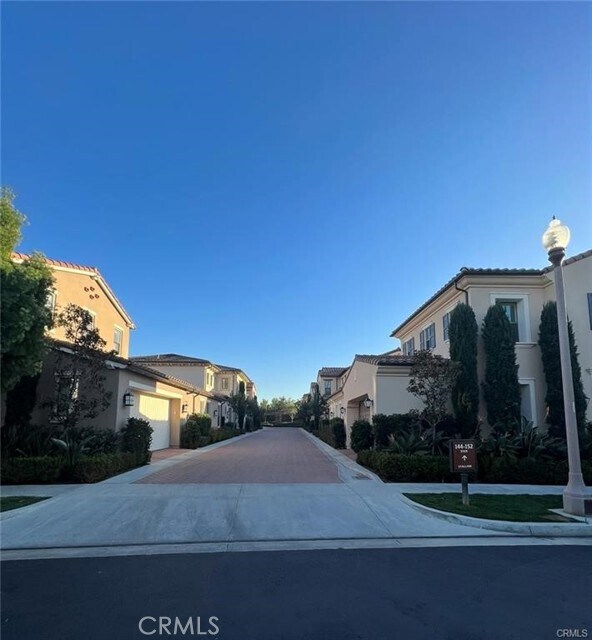 Building Photo - 146 Stallion