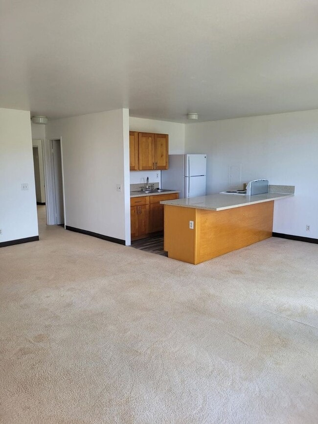 Building Photo - 2bdrm 1bth 1pkg located in Beautiful Makaha Valley Plantation