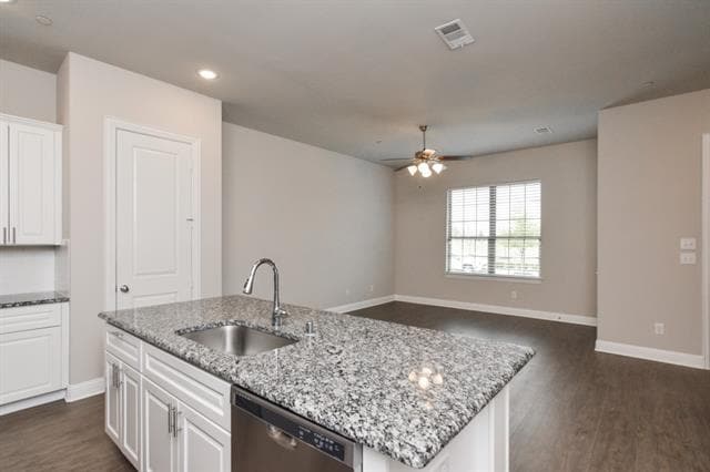 Building Photo - 8039 Snowmass Dr