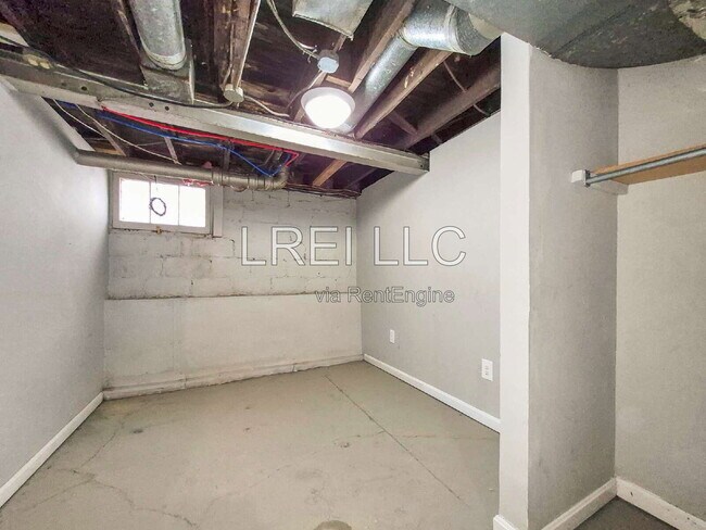 Building Photo - 311 S 38th St