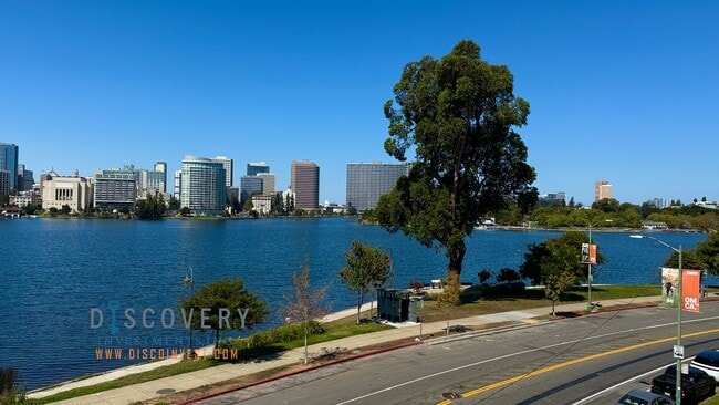 Building Photo - Lake Merritt Condominium 2 Bedroom, 2 Bath...
