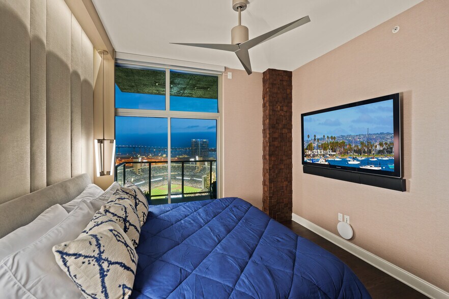 Building Photo - 800 The Mark Ln