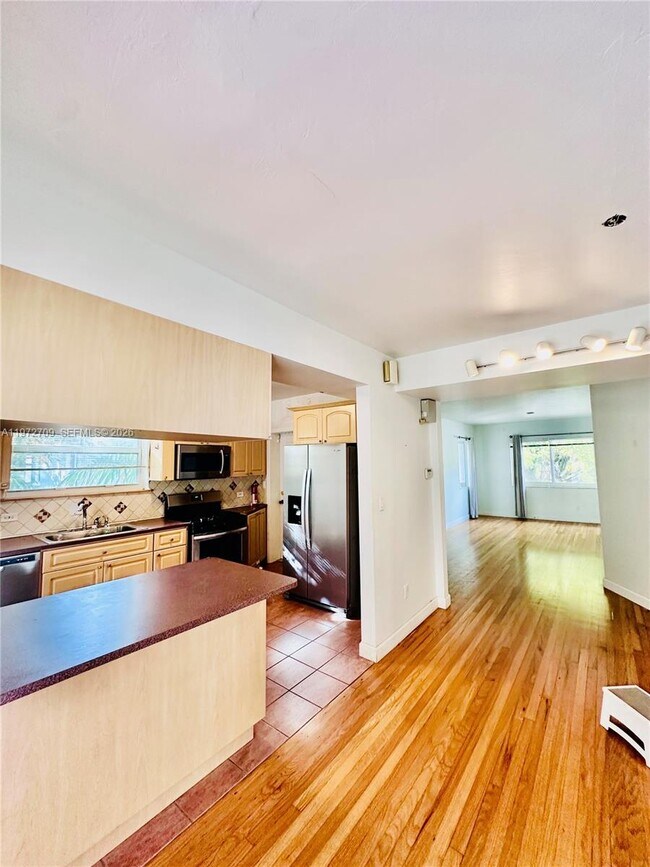 Building Photo - 1180 SW 22nd Terrace