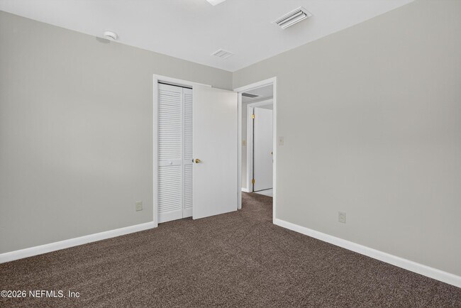 Building Photo - 2618 Arlex Dr E
