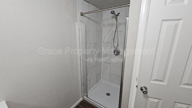 Building Photo - 325 W 116th Ave