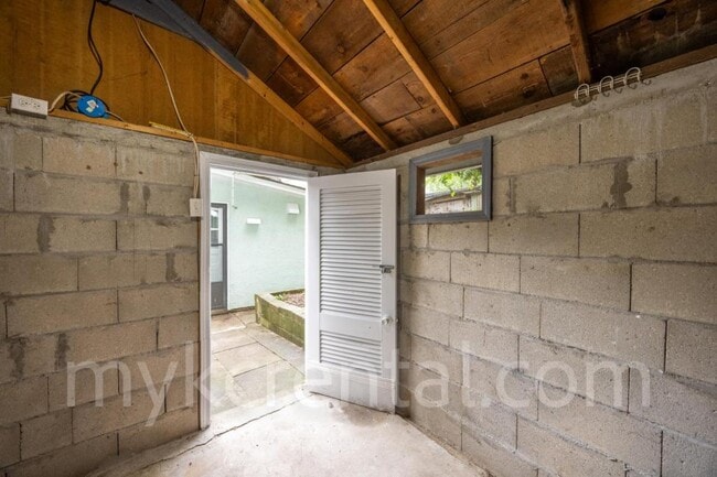 Building Photo - 711 Tenny Ave