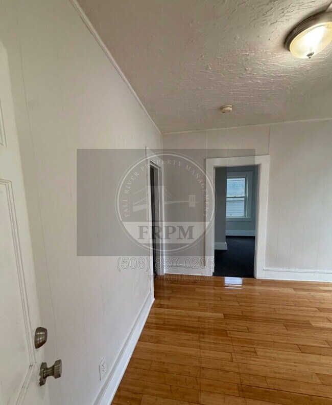 Building Photo - 441 Rivet St