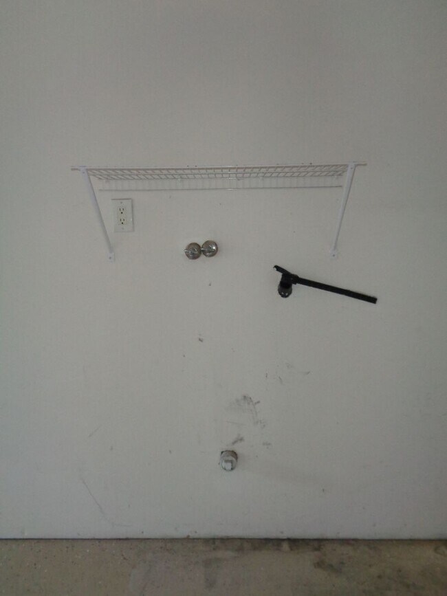 Building Photo - 16621 Dolores Ln