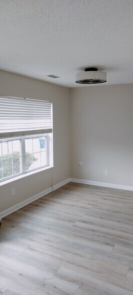 Building Photo - 1666 Sails Way