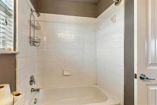 Building Photo - 1236 Blue Brook Dr