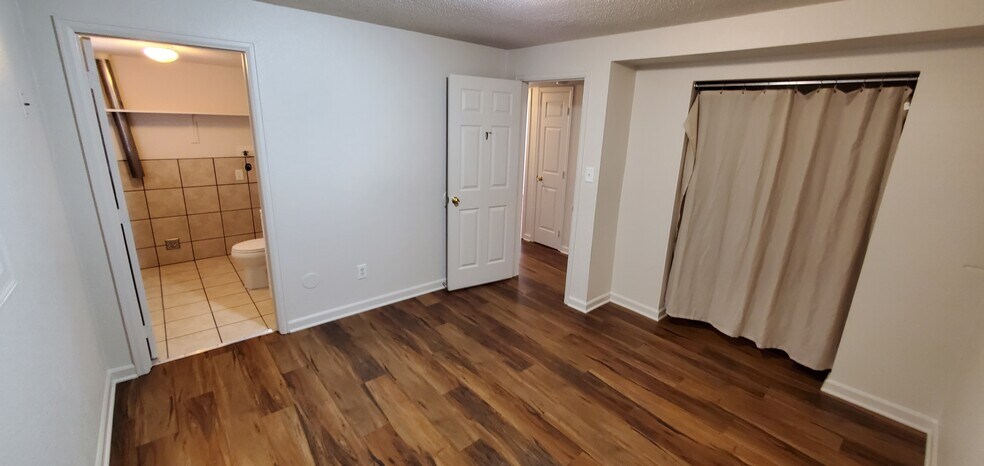 Building Photo - 5810 Oneida St