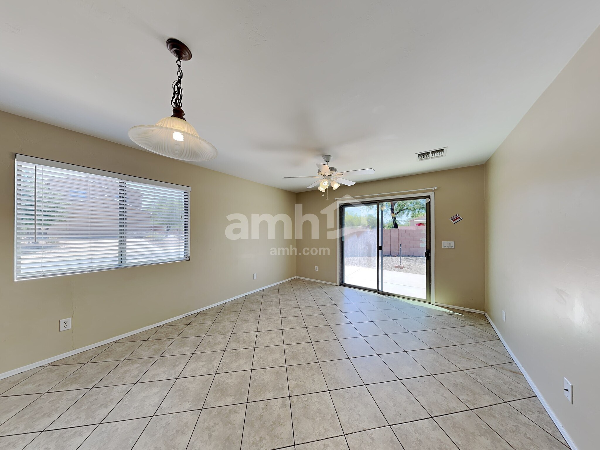 Building Photo - 641 W Flaming Arrow Dr