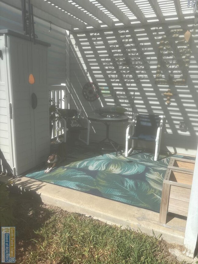 Building Photo - 123 Las Joyas Blvd