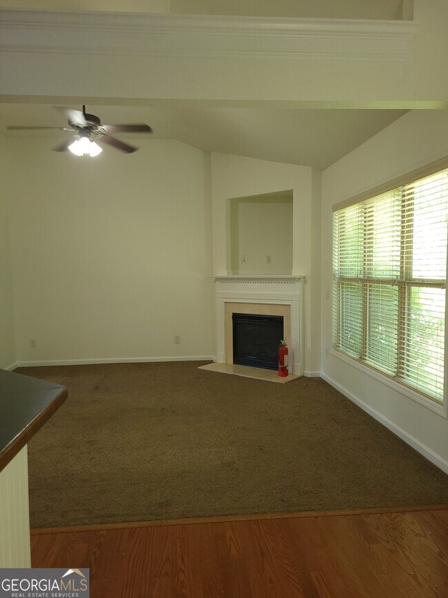 Building Photo - 175 Spinner Dr